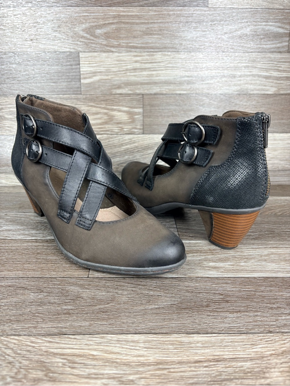 Earth Amber Leather Booties Strappy Buckle Block Heel Women’s Sz 9